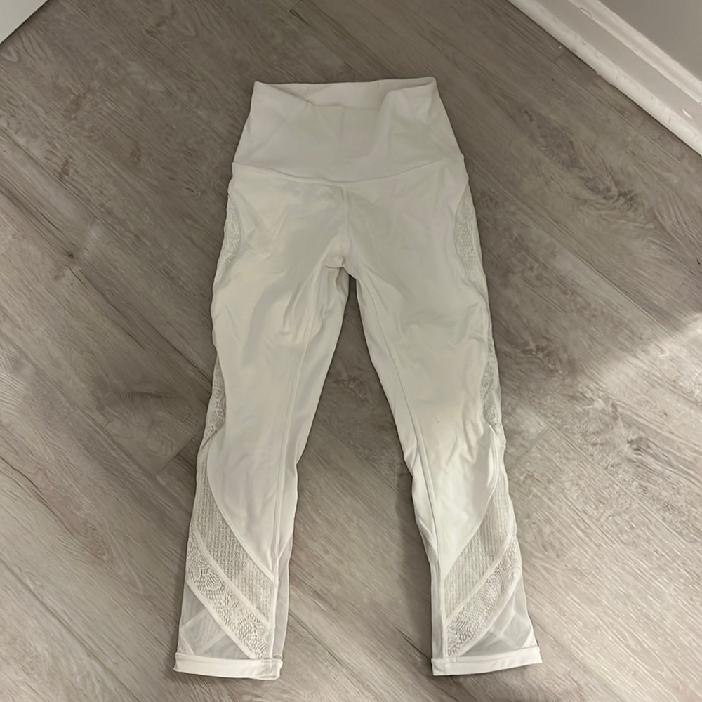 White Lululemon Cropped Leggings